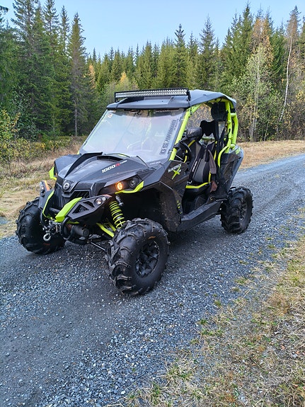 Can-Am maverick 2 of 10