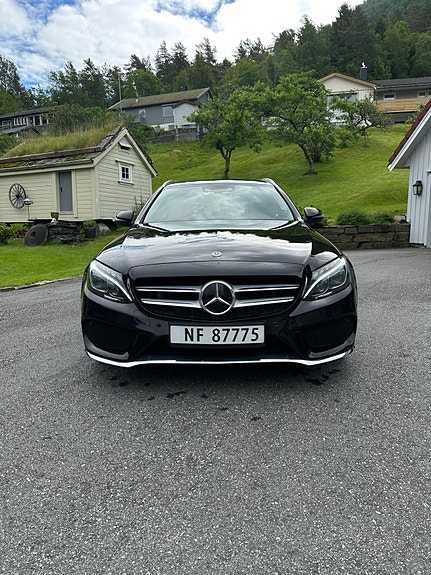 Mercedes-Benz C350 e 2 of 5