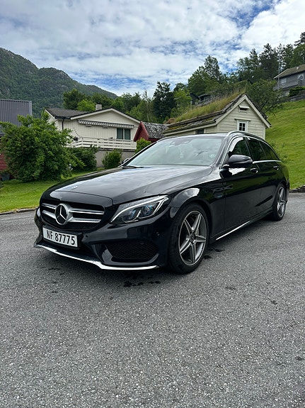 Mercedes-Benz C350 e 3 of 5
