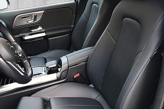 Mercedes-Benz EQA300 18 of 20