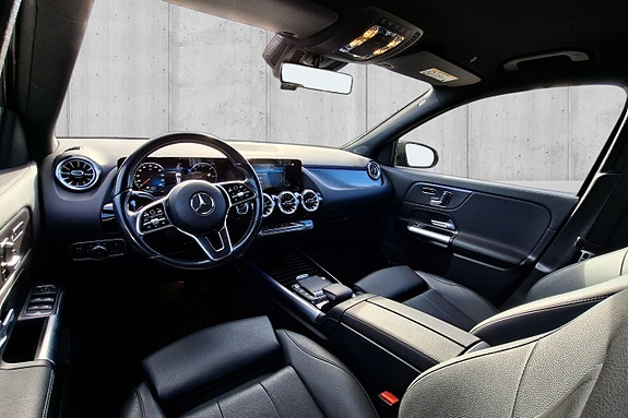 Mercedes-Benz EQA300 15 of 20