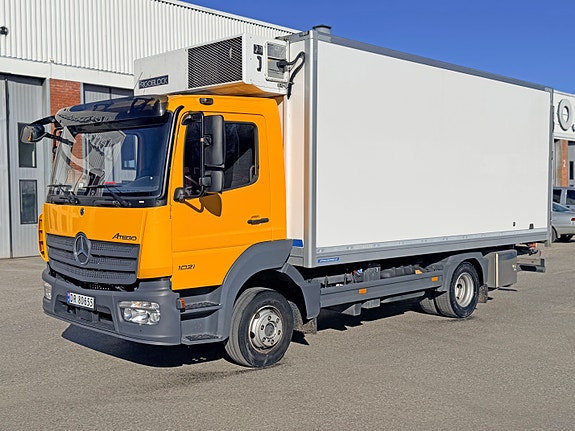 Mercedes-Benz Atego 1021 Skab 13 paller med Kjøl og frys med nattdrift. Totalhøyde 334cm
