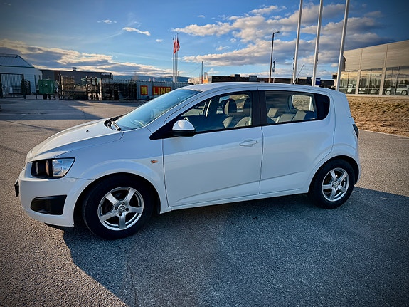 Chevrolet Aveo 7 of 28