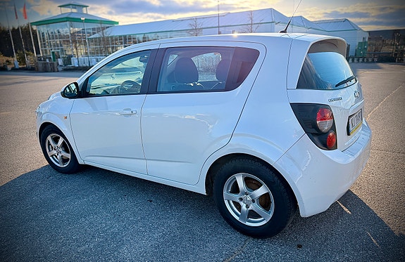 Chevrolet Aveo 10 of 28