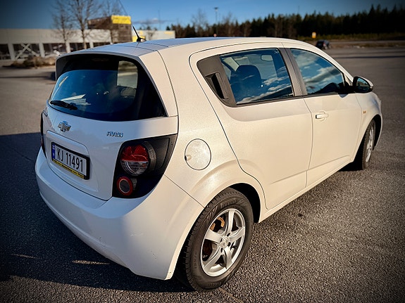Chevrolet Aveo 13 of 28