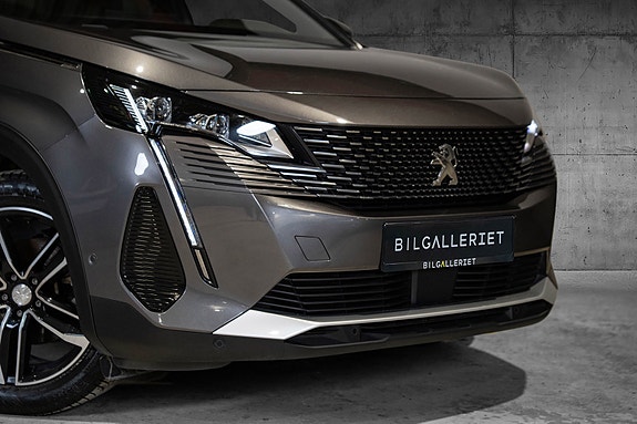 Peugeot 5008 2 of 30