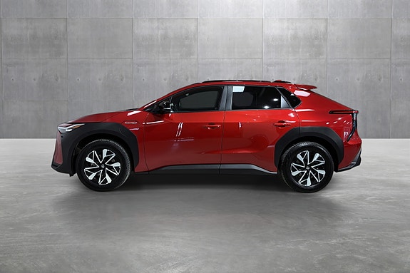 Toyota bZ4X 2 of 5