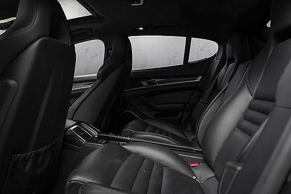 Porsche Panamera 26 of 30