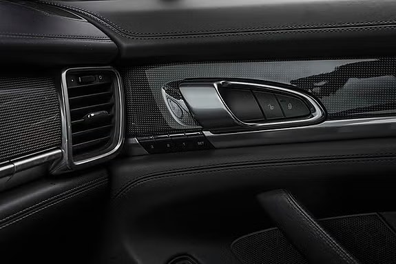 Porsche Panamera 16 of 30
