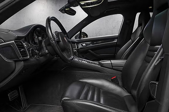 Porsche Panamera 21 of 30