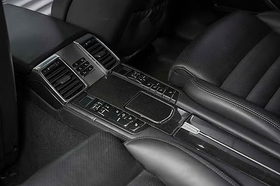 Porsche Panamera 27 of 30