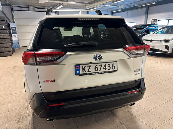 Toyota RAV4 Plug-in Hybrid 5 of 28