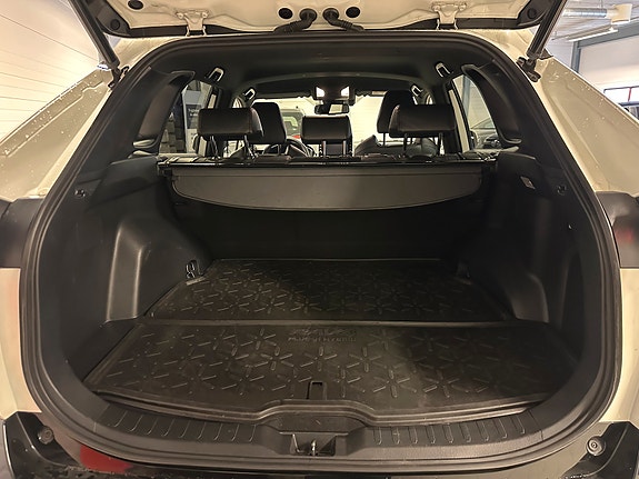 Toyota RAV4 Plug-in Hybrid 6 of 28