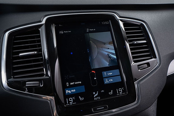 Volvo XC90 25 of 30