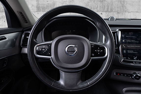 Volvo XC90 13 of 30