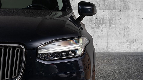 Volvo XC90 4 of 30