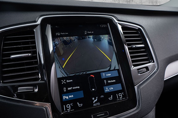 Volvo XC90 21 of 30