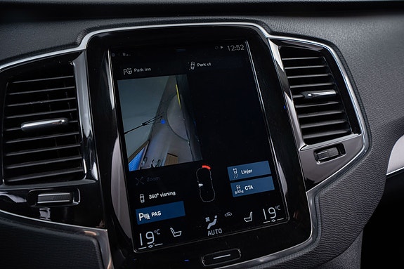 Volvo XC90 24 of 30