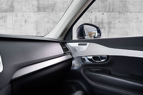 Volvo XC90 14 of 30