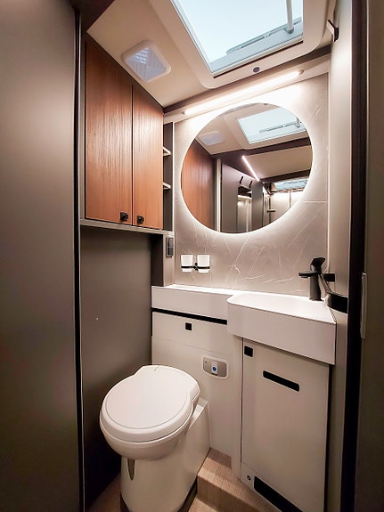 Hymer B MC T 680 4 of 5