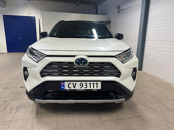 Toyota RAV4 2 of 5