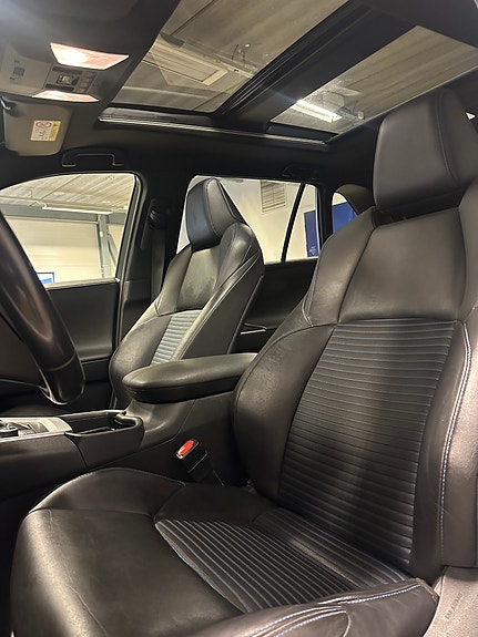 Toyota RAV4 12 of 24