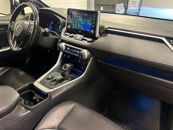 Toyota RAV4 15 of 24