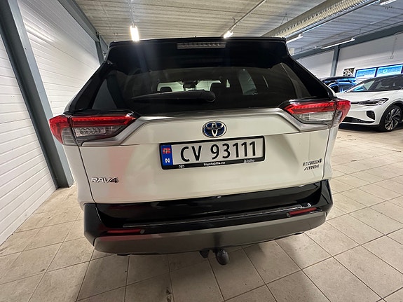 Toyota RAV4 7 of 24