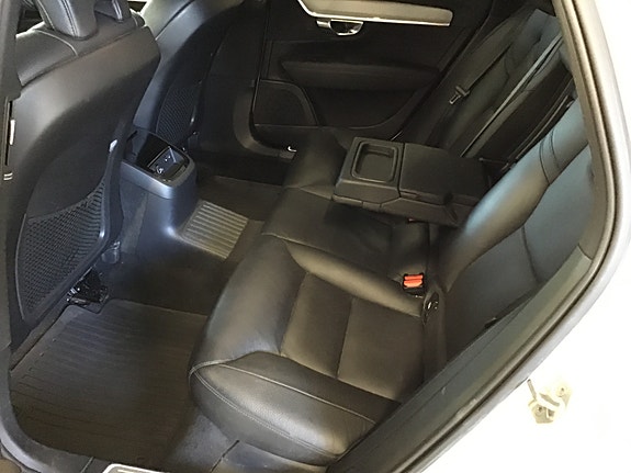 Volvo V90 6 of 17