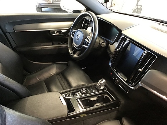 Volvo V90 8 of 17
