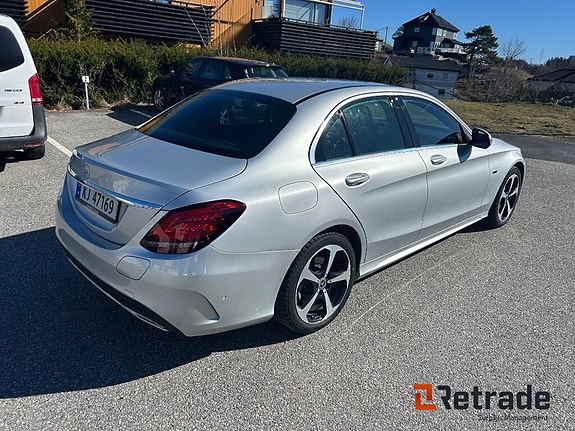 Mercedes-Benz C300 de 4 of 5