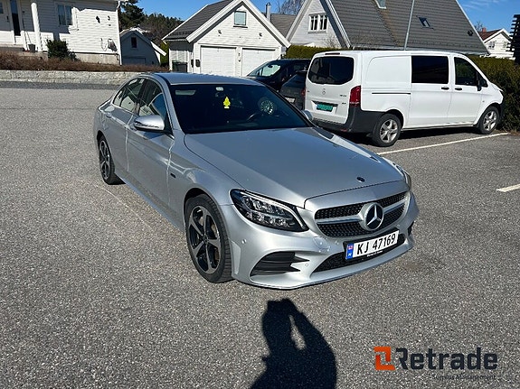 Mercedes-Benz C300 de 2 of 5