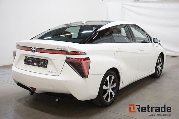 Toyota Mirai 3 of 5