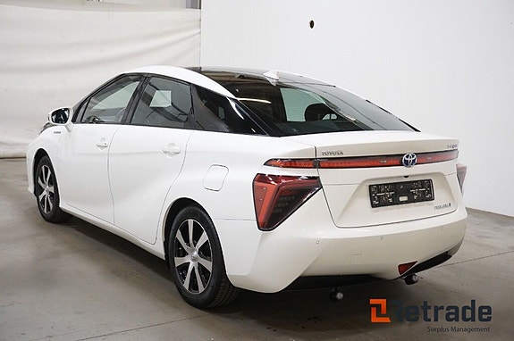 Toyota Mirai 7 of 10