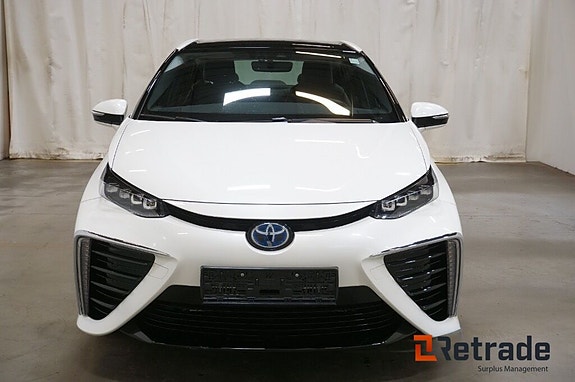 Toyota Mirai 2 of 5