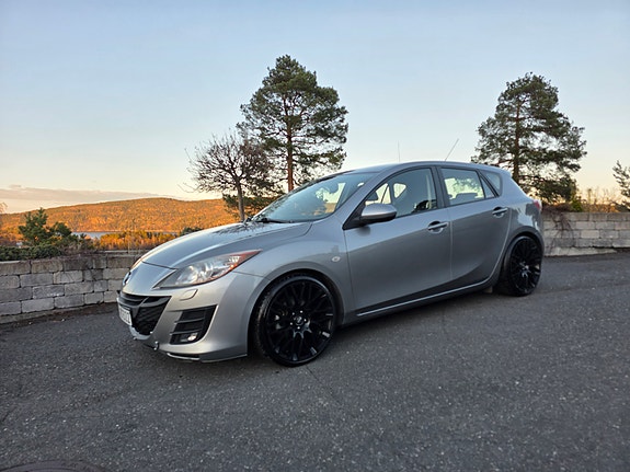 Mazda 3 2 of 17