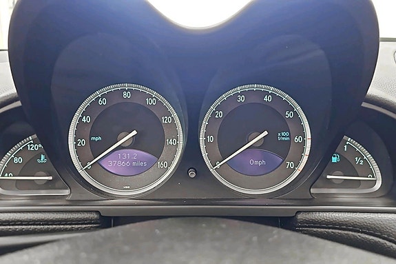 Mercedes-Benz SL500 10 of 24