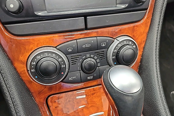 Mercedes-Benz SL500 15 of 24