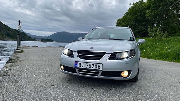 Saab 9-5 2 of 5