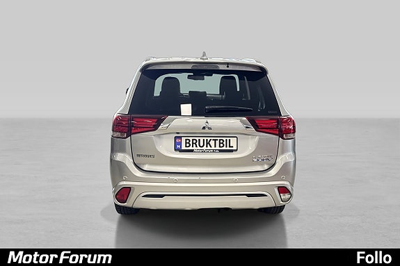 Sporty baklys og praktisk 731 liters bagasjerom klar for familieliv.