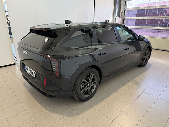 Kia EV4 3 of 17