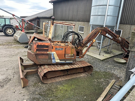 Takeuchi TB 68 S 2 of 5