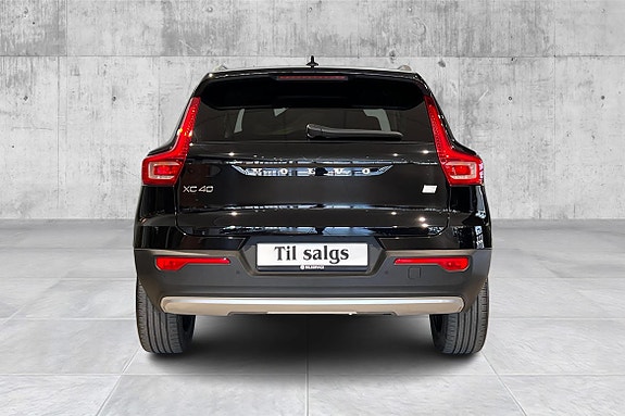 Volvo XC40 5 of 5