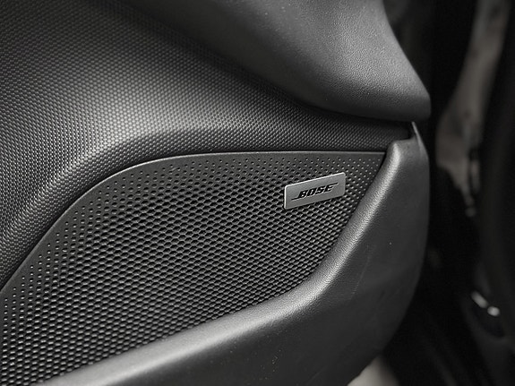 Porsche Taycan 15 of 30