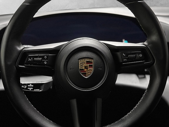 Porsche Taycan 27 of 30