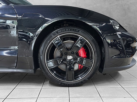 Porsche Taycan 6 of 30