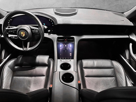 Porsche Taycan 25 of 30