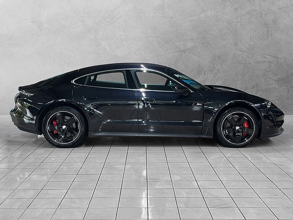 Porsche Taycan 5 of 5