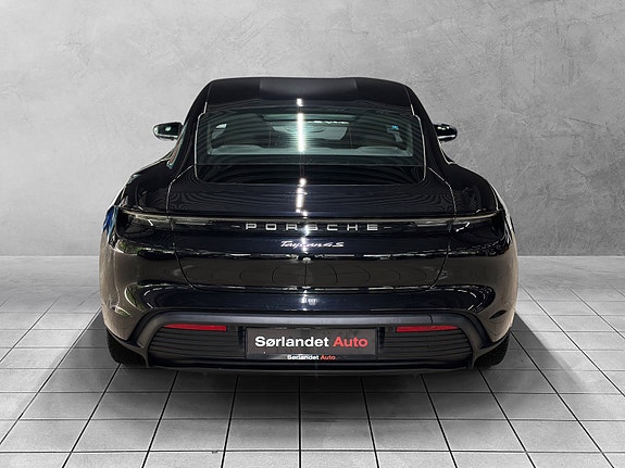 Porsche Taycan 9 of 30