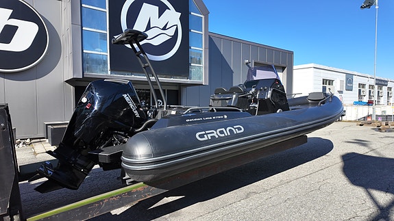 Grand 750 Ultimate Black - Mercury F 225 V6 - Fullrigget og velutstyrt RIB